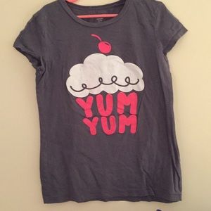 T-shirt by Old Navy size large girls